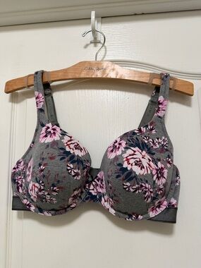 Lane Bryant Cacique lightly lined tshirt bra size 38DD Cotton underwire